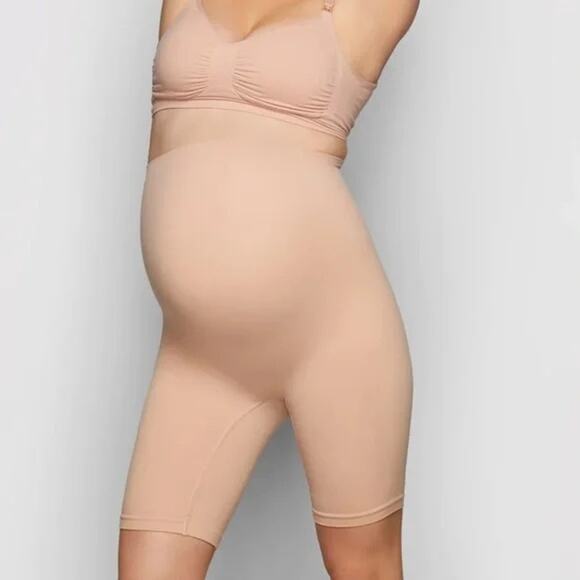 SKIMS Maternity Sculpting Mid Thigh Short S/M Beige Nude Seamless Shapewear - Picture 1 of 5